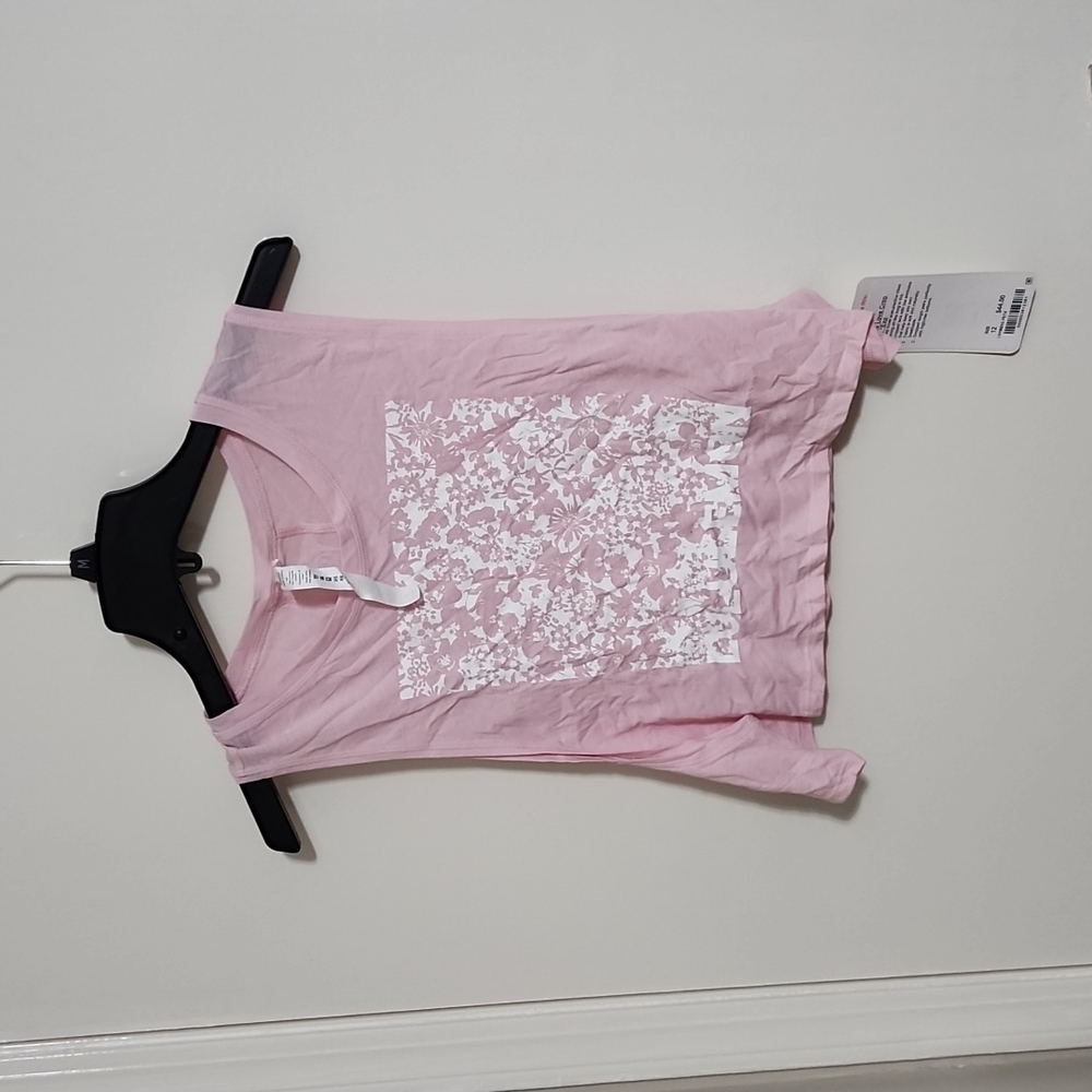 Lululemon crop top